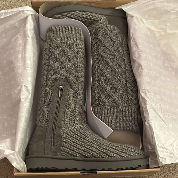 Classic Cardi boots from Ugg Grey Size 7