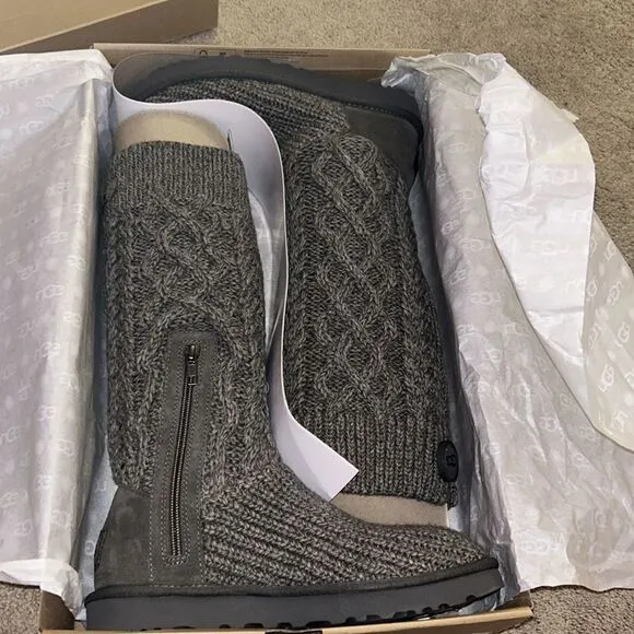 Classic Cardi boots from Ugg Grey Size 7
