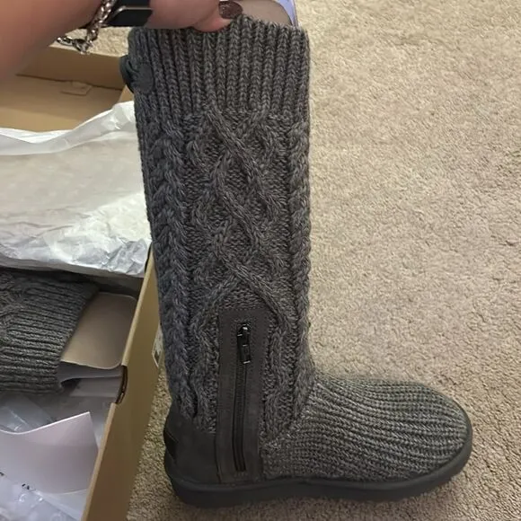 Classic Cardi boots from Ugg Grey Size 7
