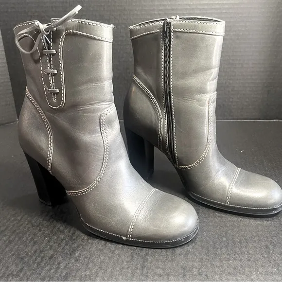 Classy Nine West Gray Bredeo Ankle Boots 5.5M approx 4” heel Beautiful
