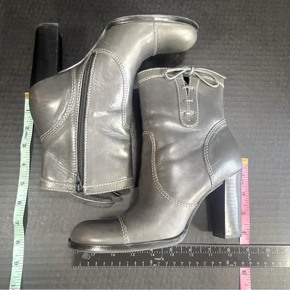Classy Nine West Gray Bredeo Ankle Boots 5.5M approx 4” heel Beautiful