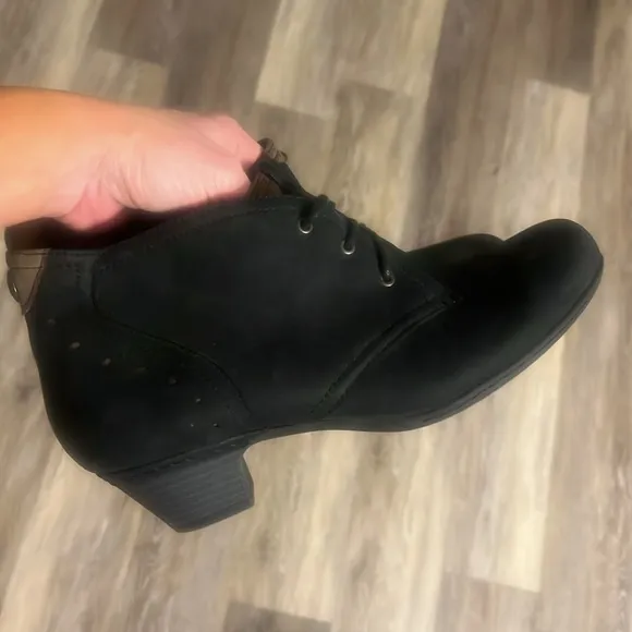 Cob Hill by New Balance Aria leather Ankle Boots size 9 wide black