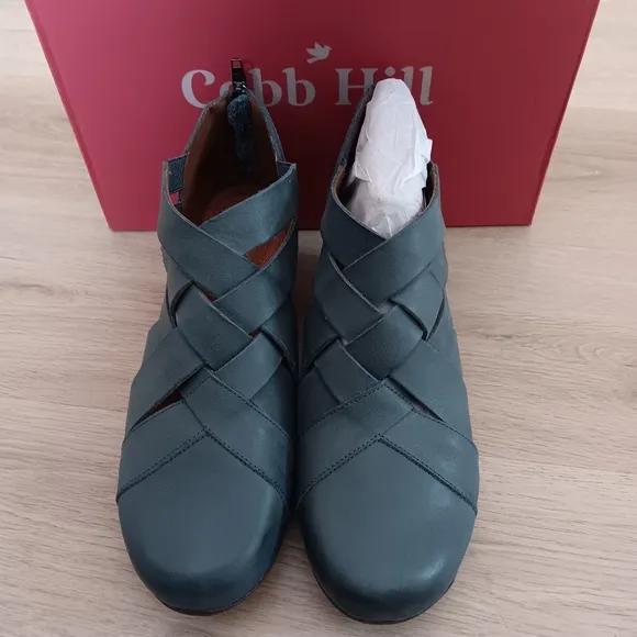 Cobb Hill Women's Laurel Woven Teal Wooven Booties‎ Size: 11 Comfort Boots NWOT