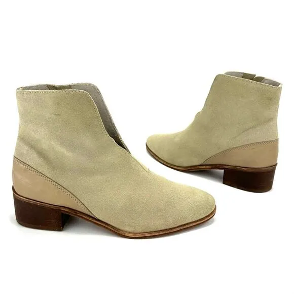 COCONUT By MATISSE “CECILIA” TAN/GRAY LEATHER CHUNKY HEEL NOTCHED FRONT BOOTIE🆕