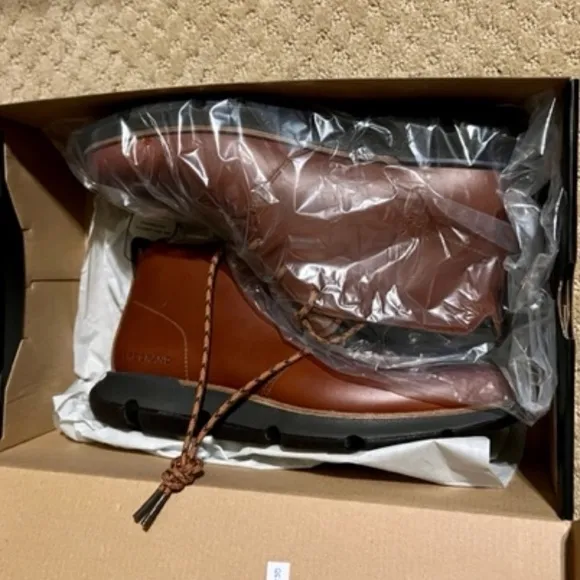Cole Haan 4.Zerogrand Chukka Boots Sz 7.5 BNIB!​​​​​​​​​​​​​​​​​​​​​​​​​…​