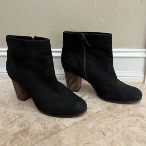 Cole Haan Chelsea black heeled leather ankle boots size 8