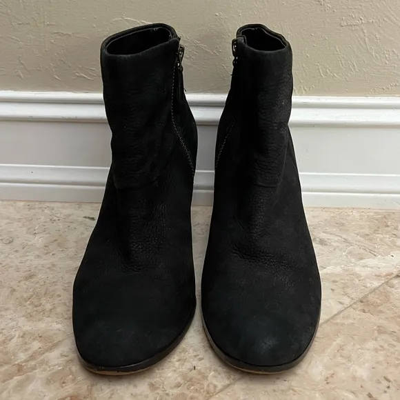 Cole Haan Chelsea black heeled leather ankle boots size 8