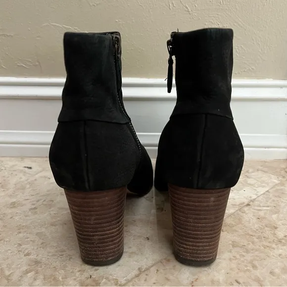 Cole Haan Chelsea black heeled leather ankle boots size 8