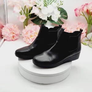 Cole Haan Nassau Bootie II Waterproof Wedge Brown Chelsea Boots Size 10B