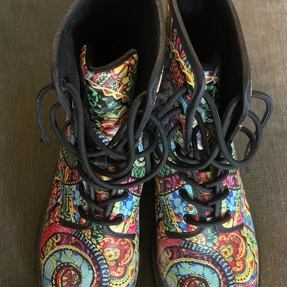 Colorful Boots Sz 10 woman’s or 8 men’s, sun/moon design, psychedelic look