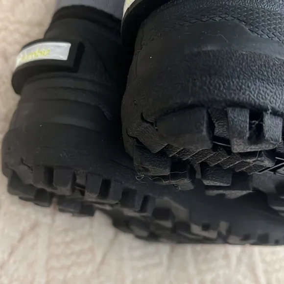Columbia kids winter waterproof thermal boots with removable insulation 7