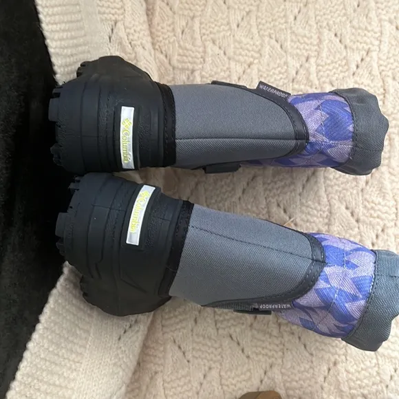 Columbia kids winter waterproof thermal boots with removable insulation 7