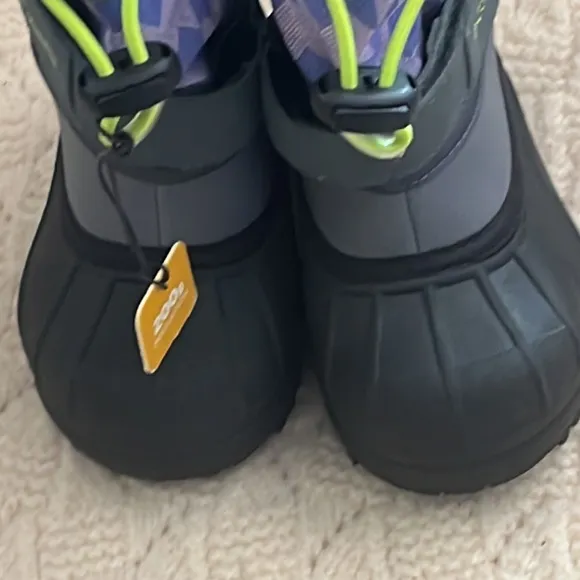 Columbia kids winter waterproof thermal boots with removable insulation 7