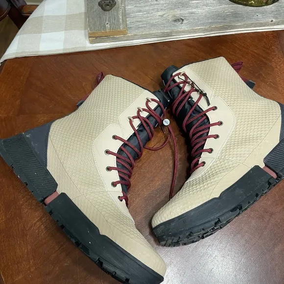 Columbia Men's Hyper-Boreal Omni-Heat Tall Snow Boots Waterproof