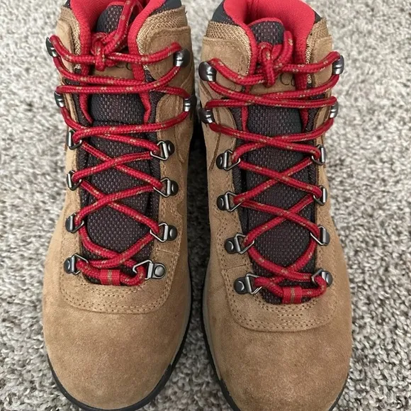 Columbia Newton Ridge Plus Waterproof Amped Elk Mountain Red Boots Wide Size 8W