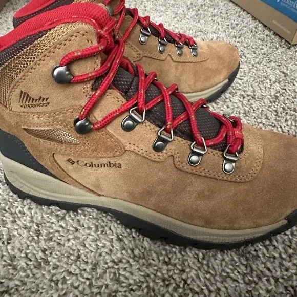 Columbia Newton Ridge Plus Waterproof Amped Elk Mountain Red Boots Wide Size 8W