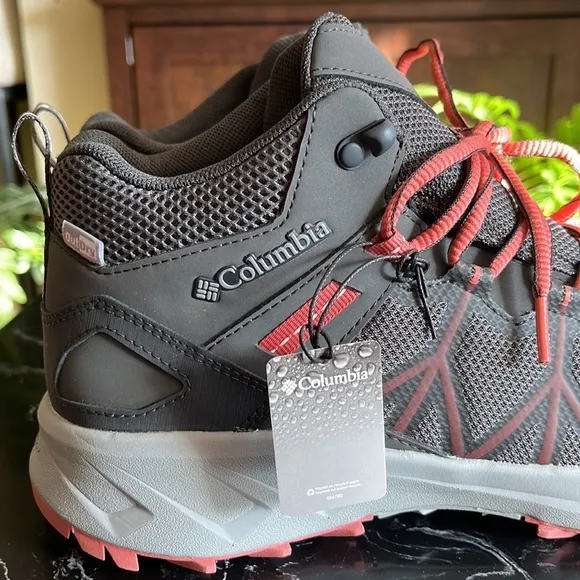 🥾Columbia Peakfreak™ II Mid Outdry™ Women’s Boots-9-Dark Grey/ Coral-NWT