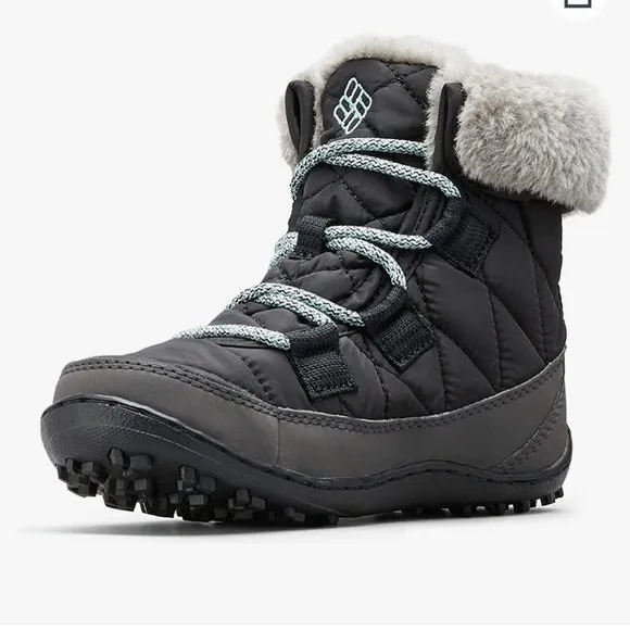 Columbia Youth size 4 Minx Shorty Omni heat waterproof-K snow boot in black/grey