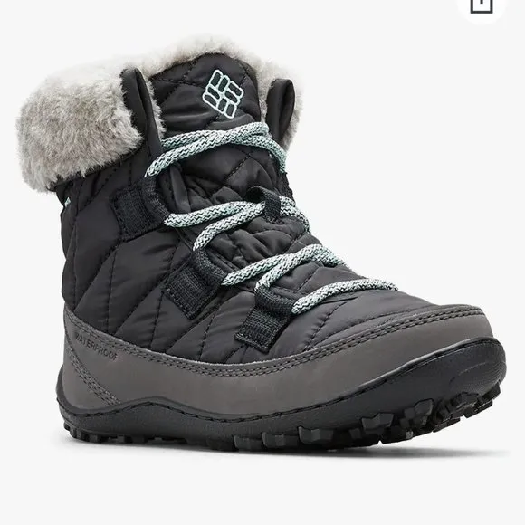 Columbia Youth size 4 Minx Shorty Omni heat waterproof-K snow boot in black/grey