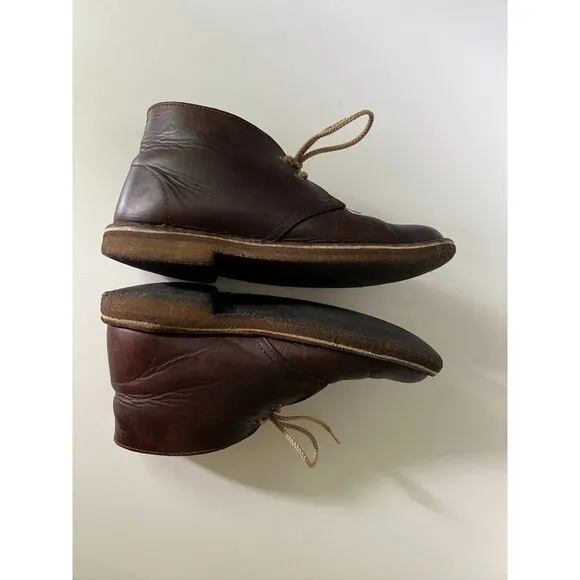 COPY - Clark's Originals women's Chukka boots in dark brown leather. Size 8.
