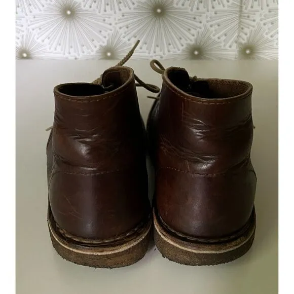 COPY - Clark's Originals women's Chukka boots in dark brown leather. Size 8.