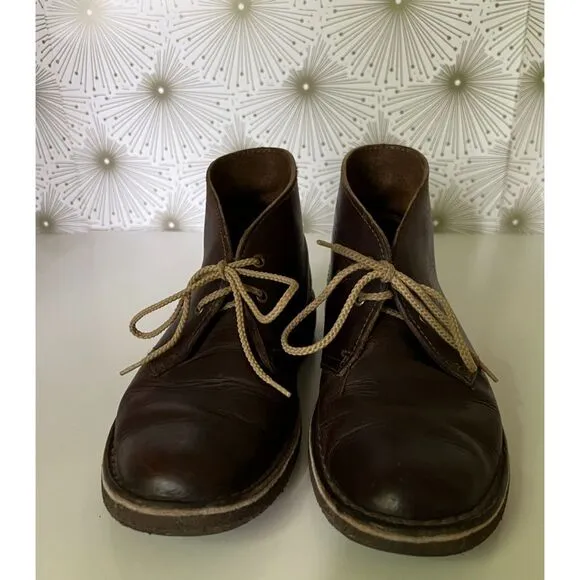 COPY - Clark's Originals women's Chukka boots in dark brown leather. Size 8.