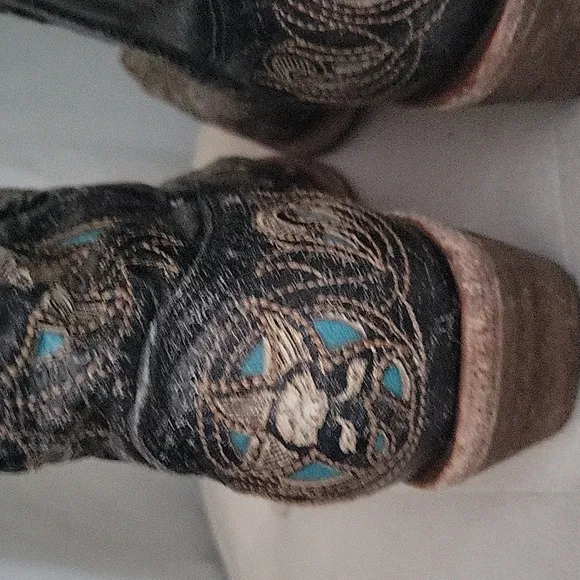 Corral boots turquoise and black, distressed size 8.5