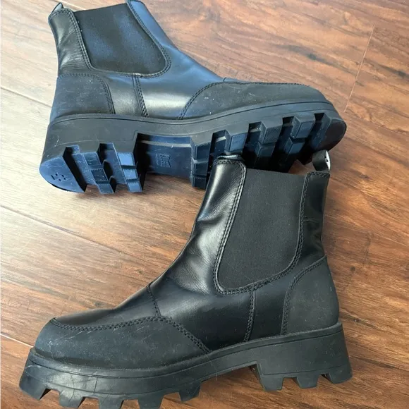 Cougar Shani Leather Waterproof Snow Boots, Black Chunky Chelsea Boots-Size 10