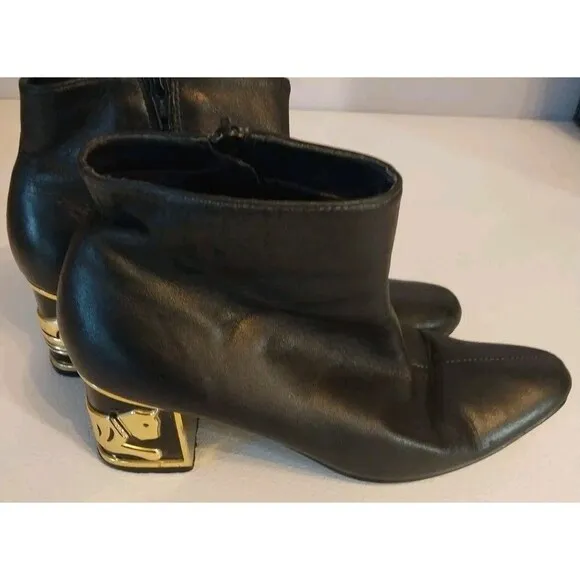 Coup D'Etat LTD Boots Sz 7W Black Leather Chunky Cat Heel Side Zip Pointed Toe
