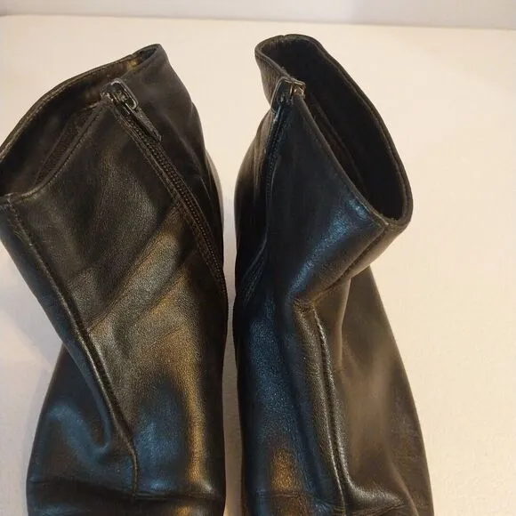 Coup D'Etat LTD Boots Sz 7W Black Leather Chunky Cat Heel Side Zip Pointed Toe
