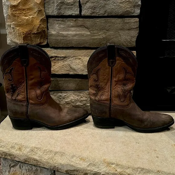 Cowboy boots kids  leather brown distressed kids size 2