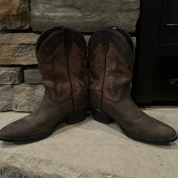 Cowgirl boots kids  leather brown distressed kids size 2