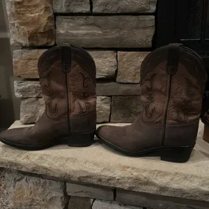 Cowgirl boots kids  leather brown distressed kids size 2
