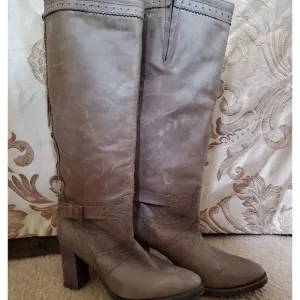 Cowgirl style brown boots