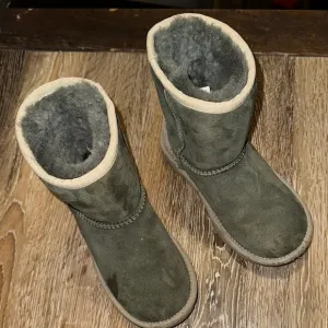 Cozy Green Suede Boots