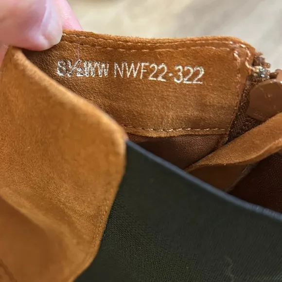 David Tate Women’s (8.5W) Tan Suede Leather Wingtip Ankle Side Zipper Boots
