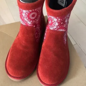 DEAL! UGGS Kaelou Bandana Red suede boots sz 4