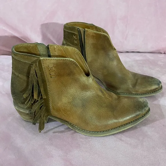 Diba True Pony Up Leather Fringe Ankle Boots Women's 8 Western Rodeo Low Heeled