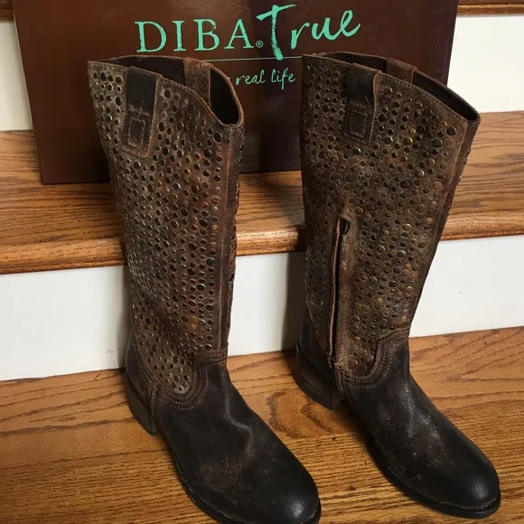 Dina.true BOOTS size 7 BROWN Leather/WITH STUDS