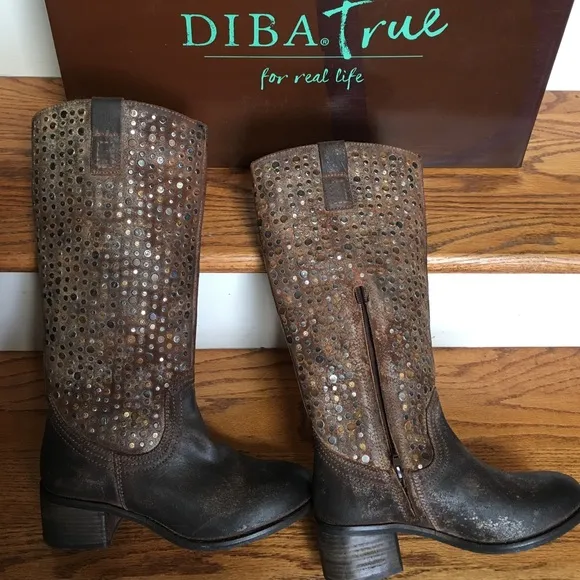 Dina.true BOOTS size 7 BROWN Leather/WITH STUDS