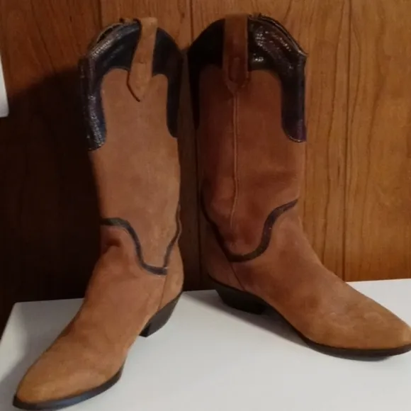Dingo boots  tan/brown suede snakeskin trim 6.5