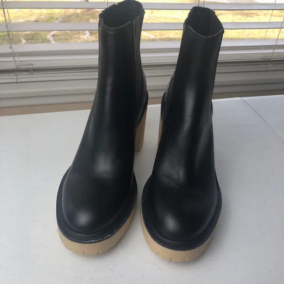 Dolce Vita Caster H2O Booties Black Leather Tan Size 7.5