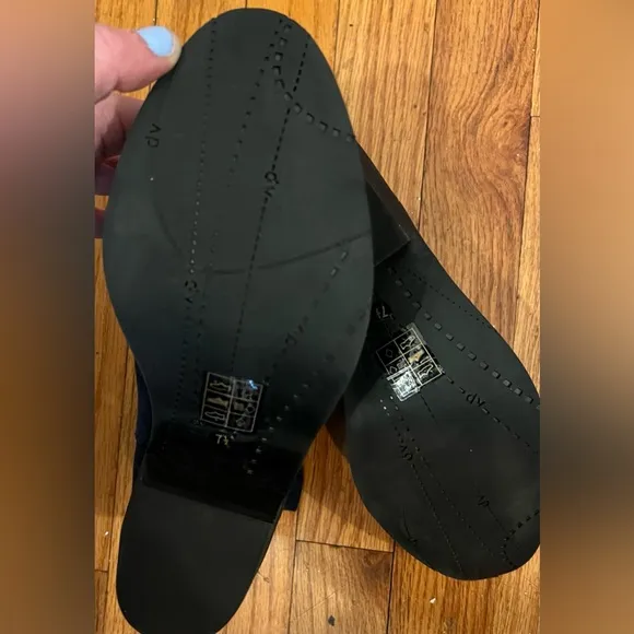 Dolce Vita Navy Blue Suede Ankle Booties, LIKE NEW!