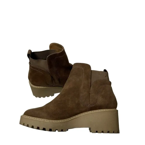 Dolce Vita Rango Ankle Boots Truffle Suede Lug Sole Booties Women’s Size 9.5