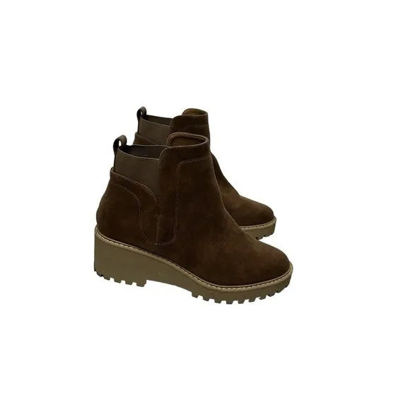 Dolce Vita Rango Ankle Boots Truffle Suede Lug Sole Booties Women’s Size 9.5
