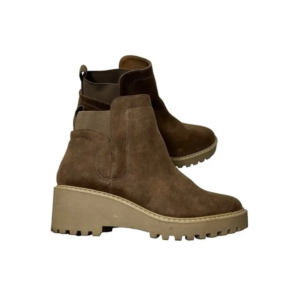 Dolce Vita Rango Ankle Boots Truffle Suede Lug Sole Booties Women’s Size 9.5