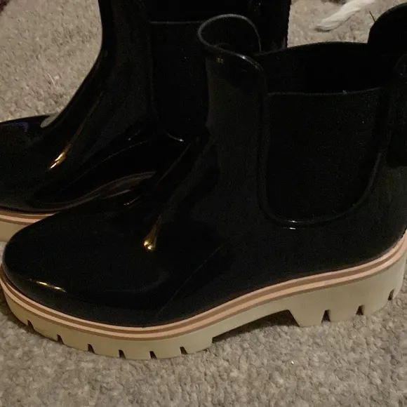 Dolce Vita Women's Thunder H2O Boots in Black size 8