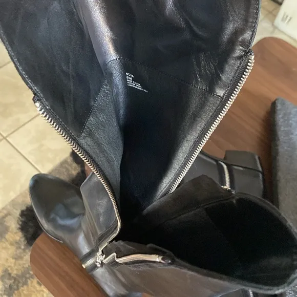 Donald J Pliner Nova boots. NWOB