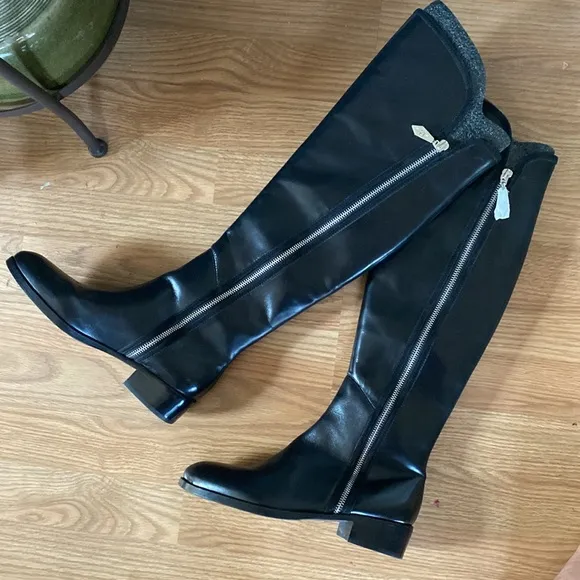 Donald J Pliner Nova boots. NWOB