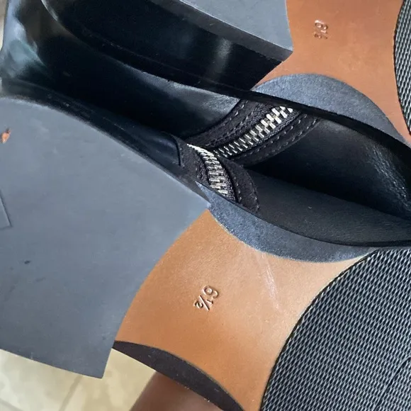Donald J Pliner Nova boots. NWOB